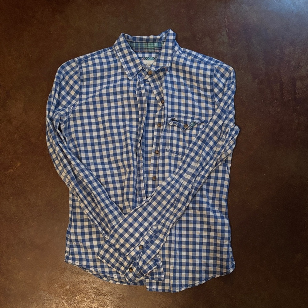 Abercrombie & Fitch Blue and White Checkered Shirt size M